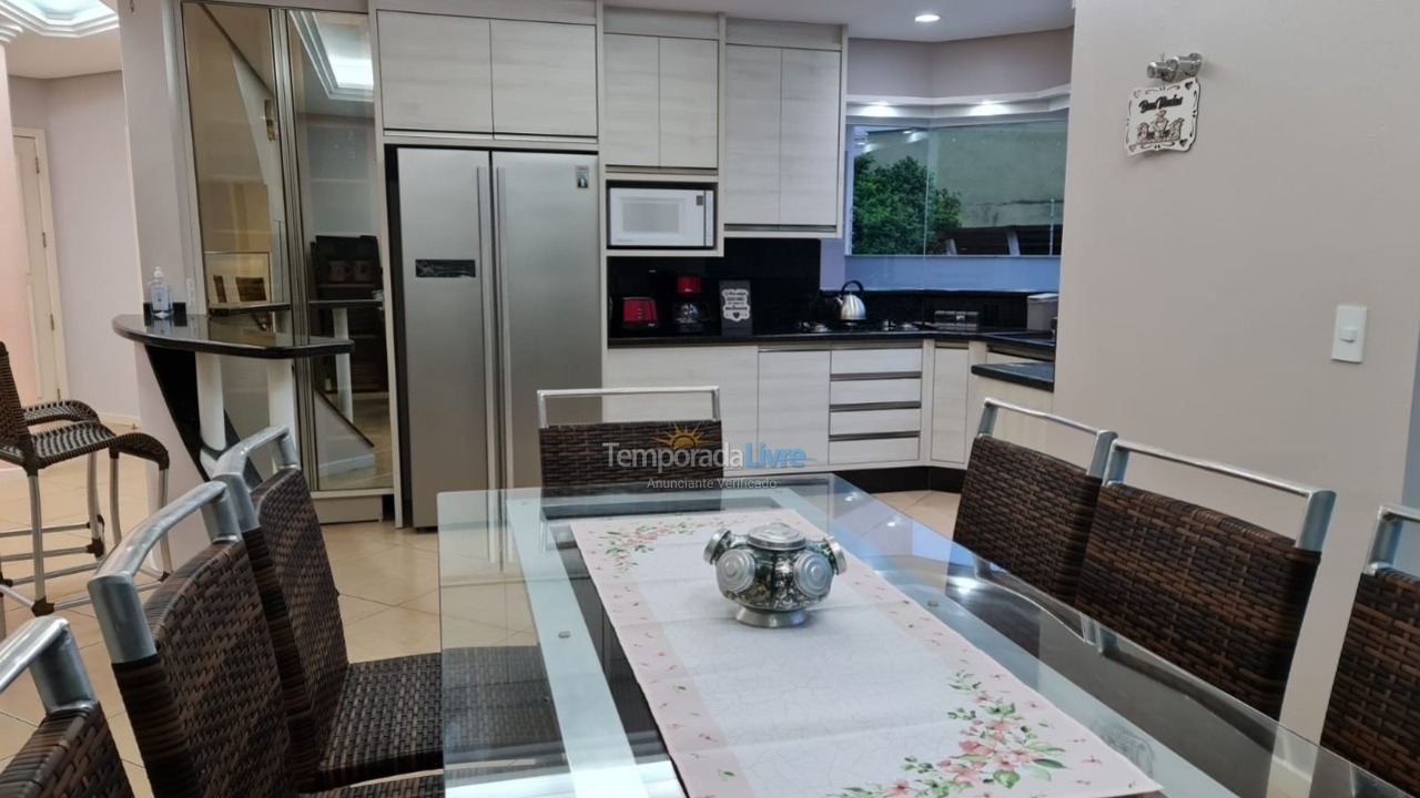 Casa para aluguel de temporada em Florianopolis (Praia dos Ingleses)