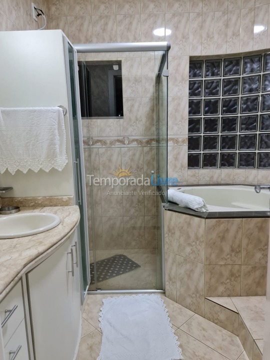 Casa para aluguel de temporada em Florianopolis (Praia dos Ingleses)