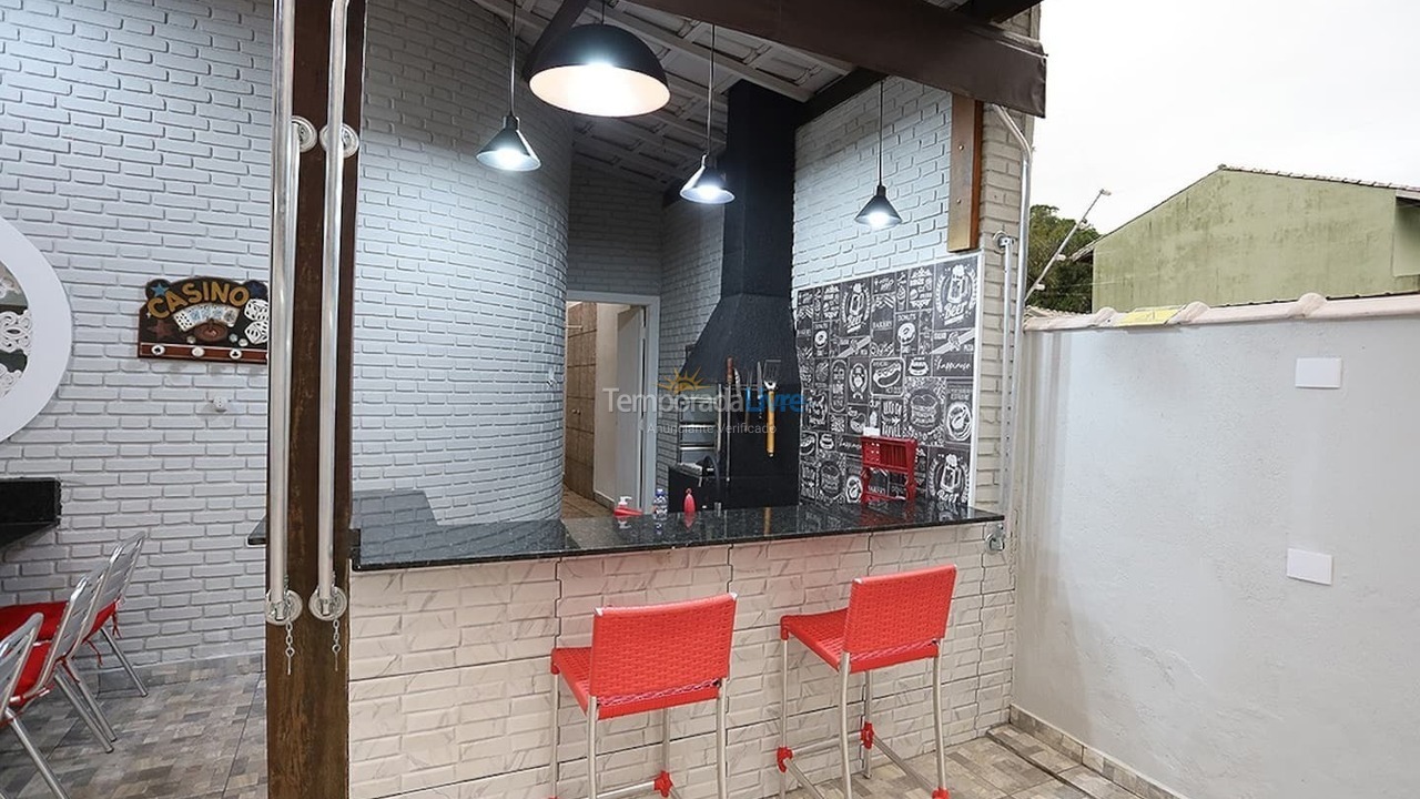 Casa para aluguel de temporada em Ubatuba (Enseada)