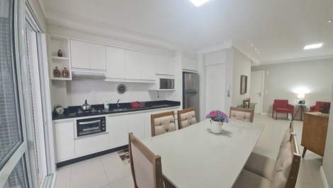 BEAUTIFUL APARTMENT ON PRAIA DOS INGLESES