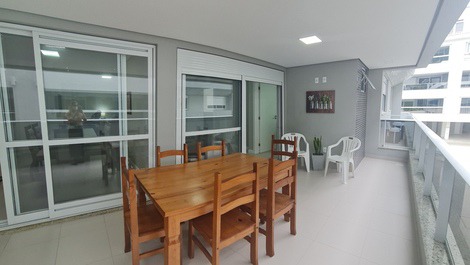 BEAUTIFUL APARTMENT ON PRAIA DOS INGLESES