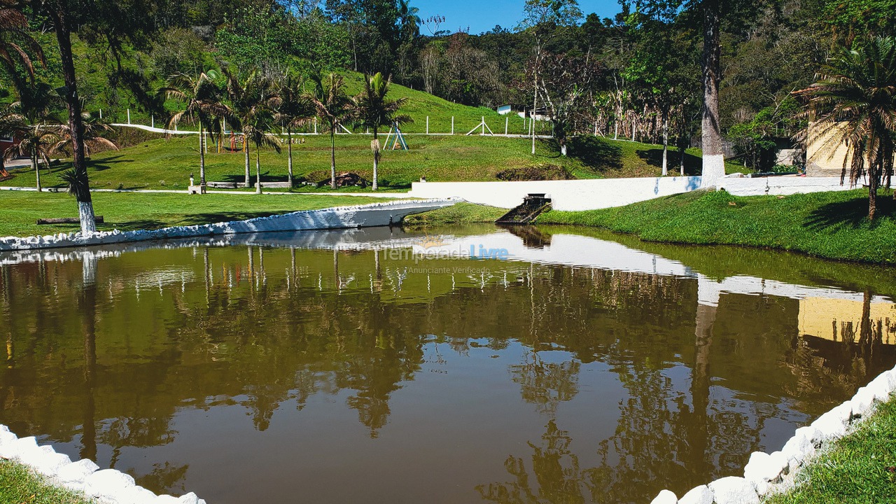 Granja para alquiler de vacaciones em São Lourenço da Serra (O Paraíso A 65 Km de Sp Festa E Temporada Acomodações Par)