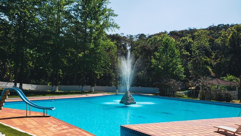 PISCINA SEMI OLÍMPICA- CAMINO DE 400 MTS ALQUILAMOS POR NOCHE 90 PERSONAS...