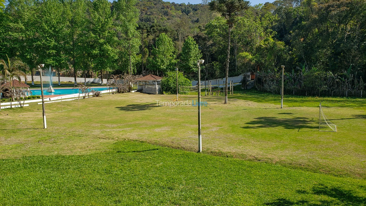 Granja para alquiler de vacaciones em São Lourenço da Serra (O Paraíso A 65 Km de Sp Festa E Temporada Acomodações Par)