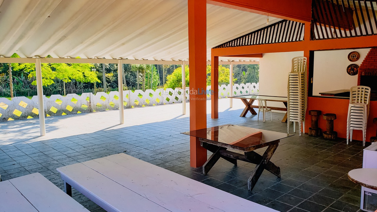 Granja para alquiler de vacaciones em São Lourenço da Serra (O Paraíso A 65 Km de Sp Festa E Temporada Acomodações Par)