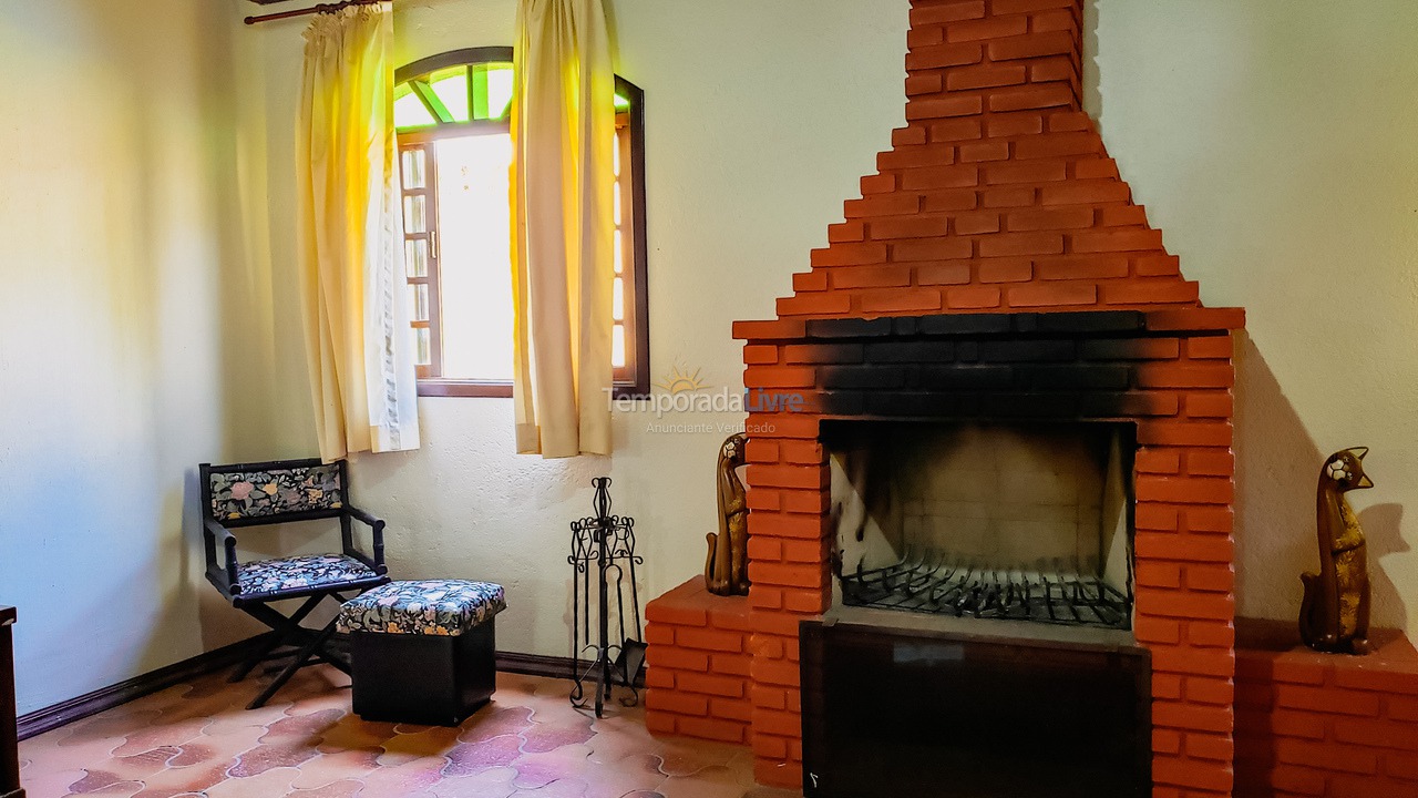 Granja para alquiler de vacaciones em São Lourenço da Serra (O Paraíso A 65 Km de Sp Festa E Temporada Acomodações Par)