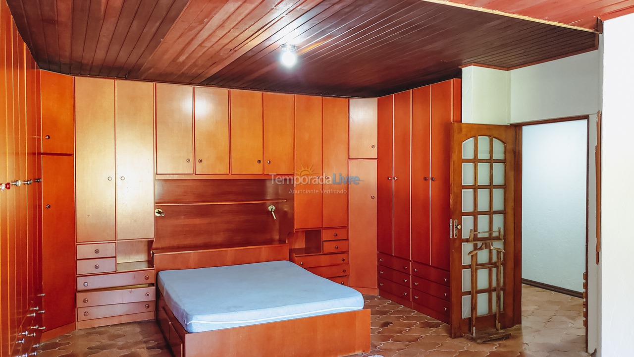 Granja para alquiler de vacaciones em São Lourenço da Serra (O Paraíso A 65 Km de Sp Festa E Temporada Acomodações Par)