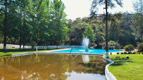 PISCINA SEMI OLÍMPICA- CAMINO DE 400 MTS ALQUILAMOS POR NOCHE 90 PERSONAS...
