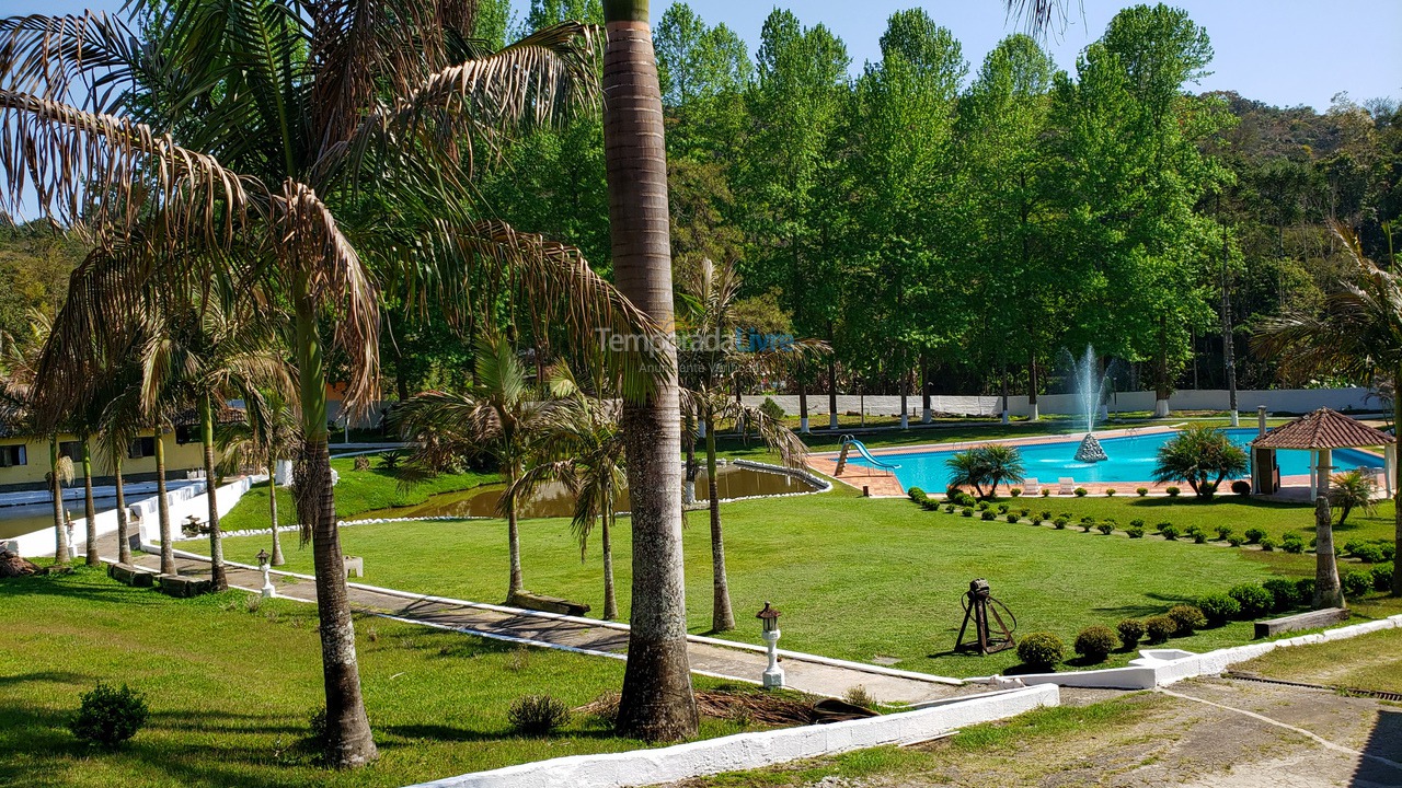 Granja para alquiler de vacaciones em São Lourenço da Serra (O Paraíso A 65 Km de Sp Festa E Temporada Acomodações Par)