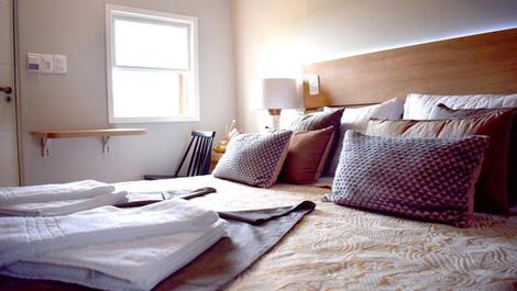 Cabin for up to 5 guests with water park tickets