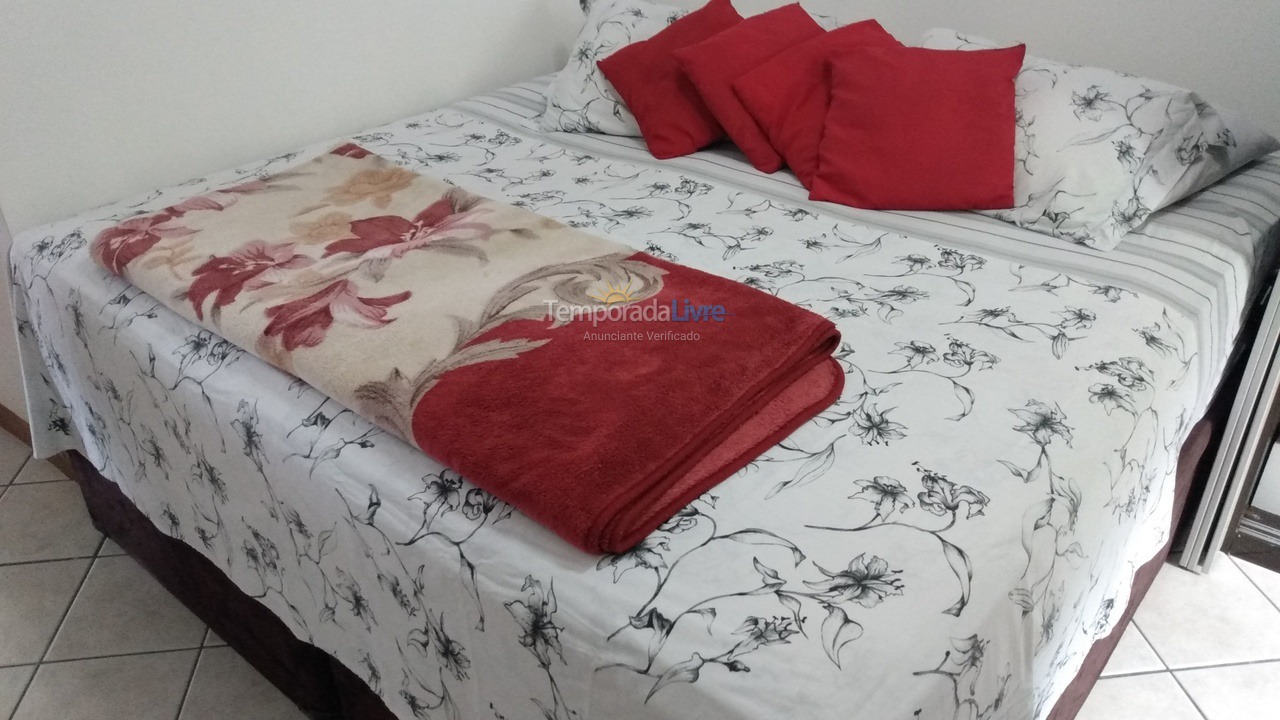Apartamento para aluguel de temporada em Florianópolis (Praia Brava)