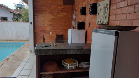 Tu casa en la costa con piscina y cerca de la playa. Ven a disfrutar.