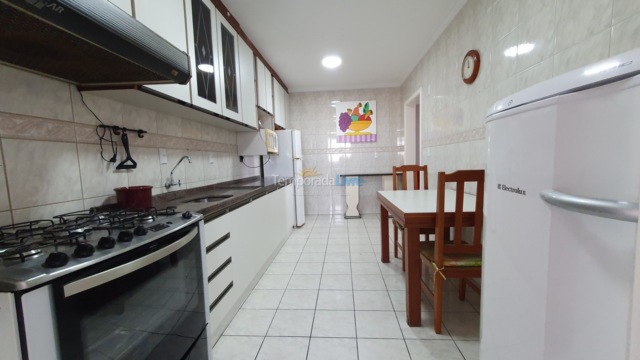 Apartamento para aluguel de temporada em Bombinhas (Praia de Bombinhas)