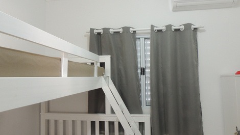 Ar condicionado split no quarto suíte