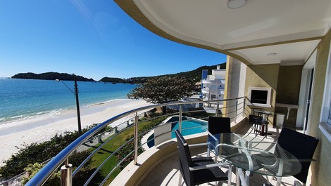 Cuplex penthouse facing the sea in Bombinhas Beach!