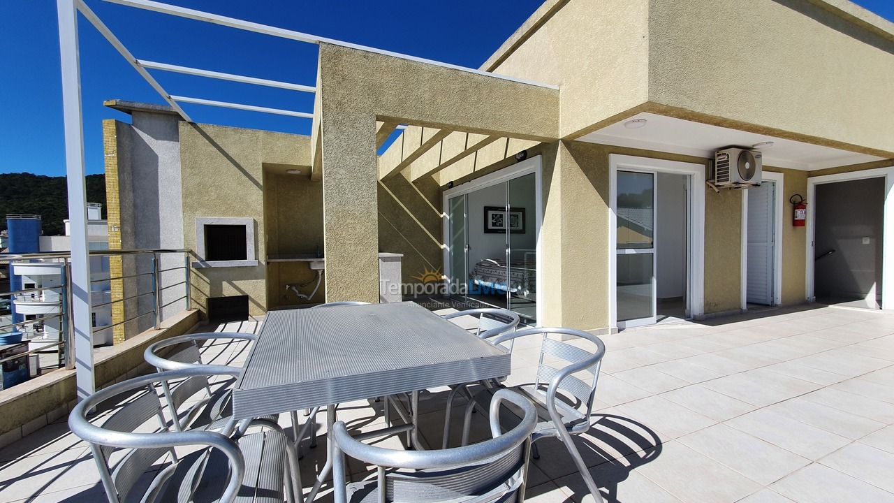 Apartment for vacation rental in Bombinhas (Praia de Bombinhas)