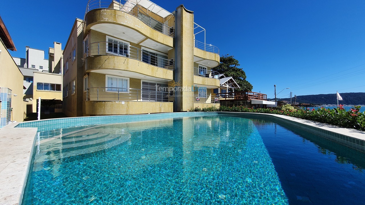 Apartment for vacation rental in Bombinhas (Praia de Bombinhas)