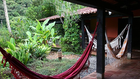 Casa beira rio em Barra do Una perto da praia