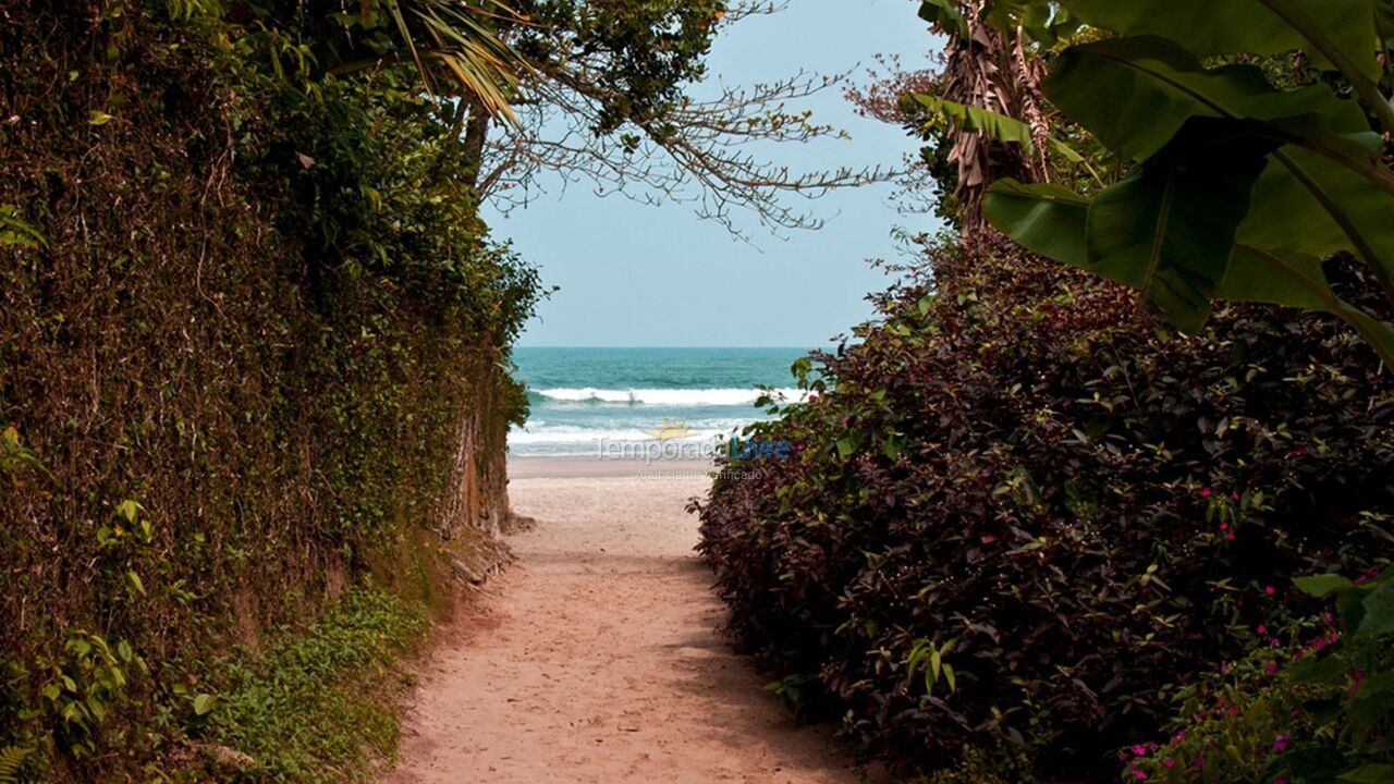Casa para aluguel de temporada em São Sebastião (Praia da Baleia)