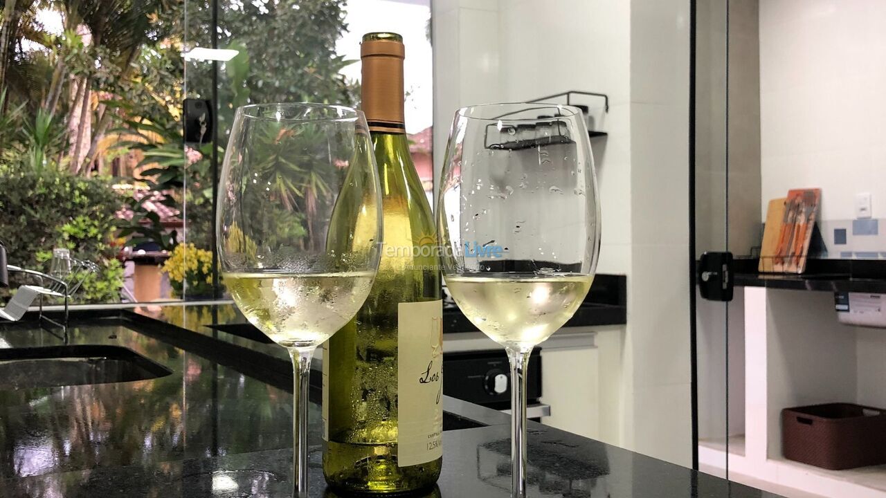 Casa para aluguel de temporada em São Sebastião (Praia da Baleia)