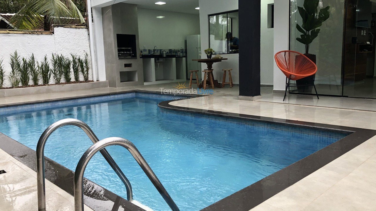 Casa para aluguel de temporada em São Sebastião (Praia da Baleia)