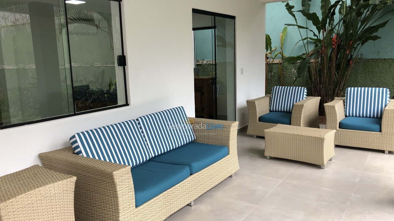 Casa para aluguel de temporada em São Sebastião (Praia da Baleia)