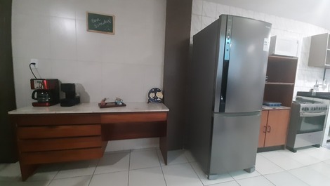 Condominio tranquilo, piscina, seguridad y ocio, al lado del Aeropuerto.