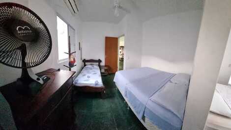 Air-conditioned 4 bedroom house 7 minutes from the beach walking