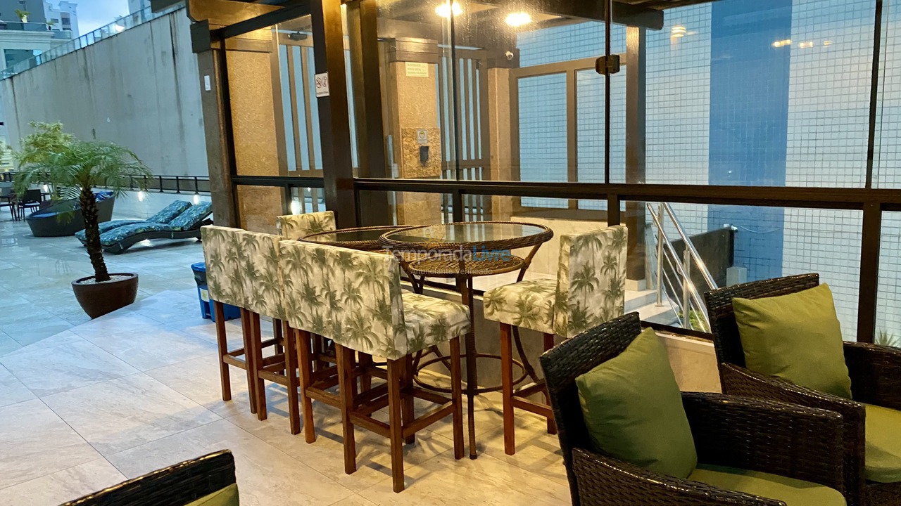 Apartamento para aluguel de temporada em Balneário Camboriú (Praia Central)