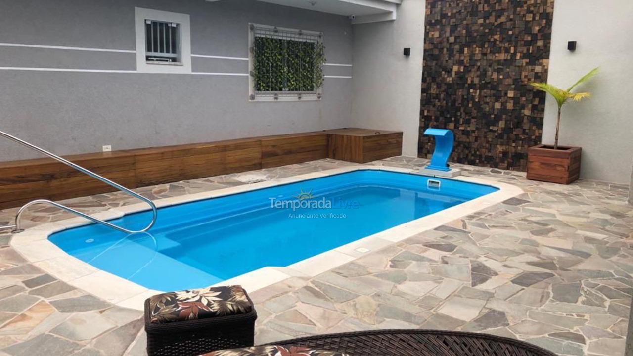Casa para alquiler de vacaciones em Itapoá (Balneário Cambiju)