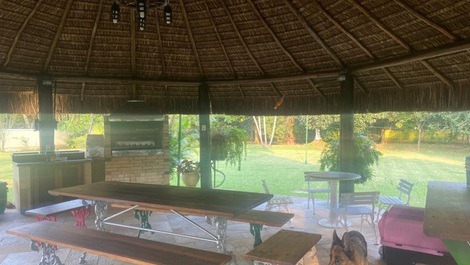 Quiosque com churrasqueira