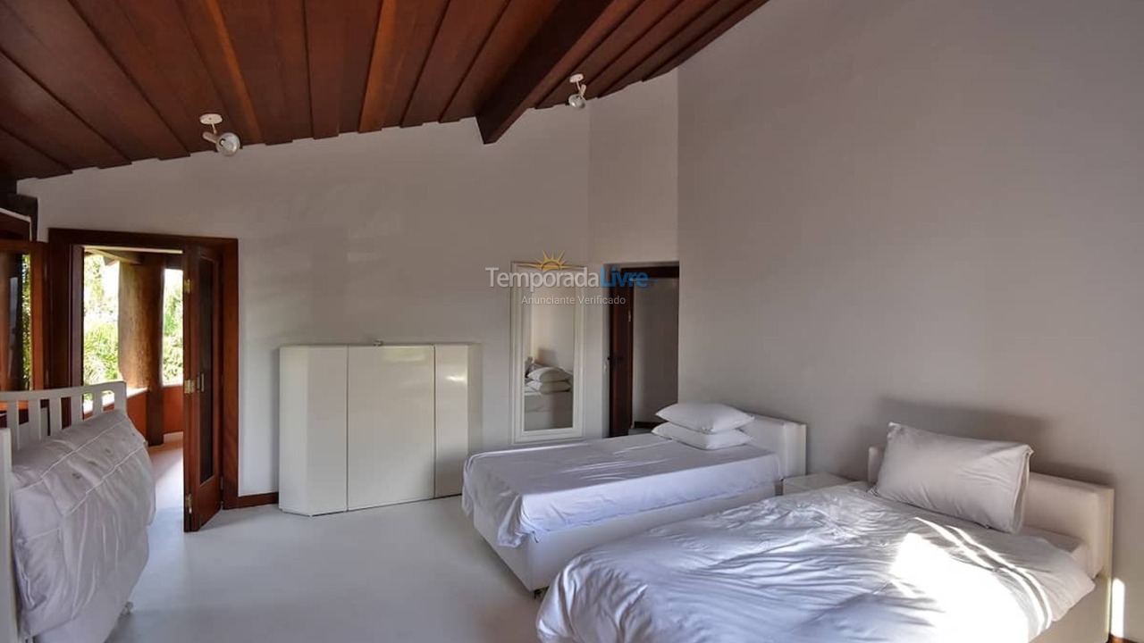 Casa para aluguel de temporada em São Sebastião (Praia do Engenho)