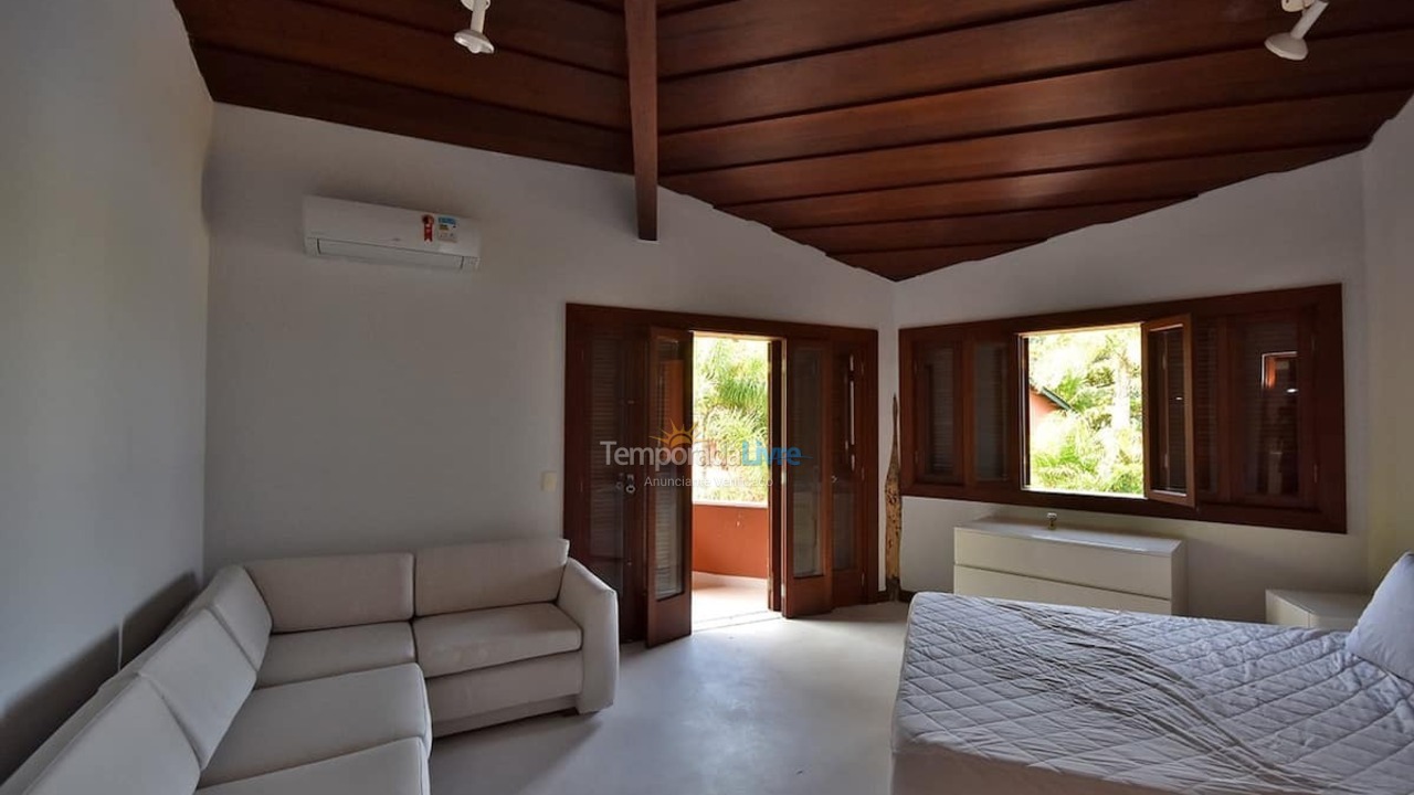 Casa para aluguel de temporada em São Sebastião (Praia do Engenho)