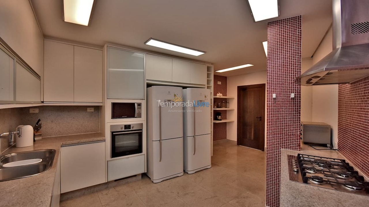 Casa para aluguel de temporada em São Sebastião (Praia do Engenho)