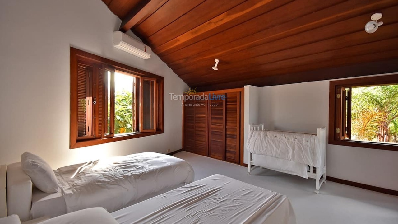 Casa para aluguel de temporada em São Sebastião (Praia do Engenho)