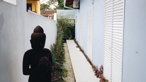 Varanda lateral lado esquerdo