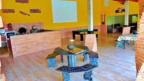 Nook 3j, heated pool, and close to the park!