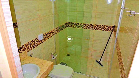 Nook 3j, heated pool, and close to the park!