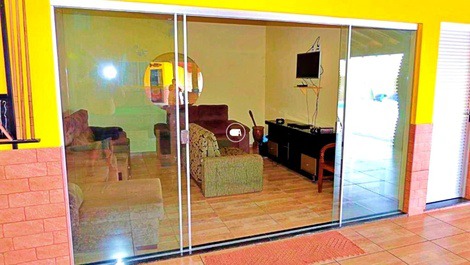 Nook 3j, heated pool, and close to the park!