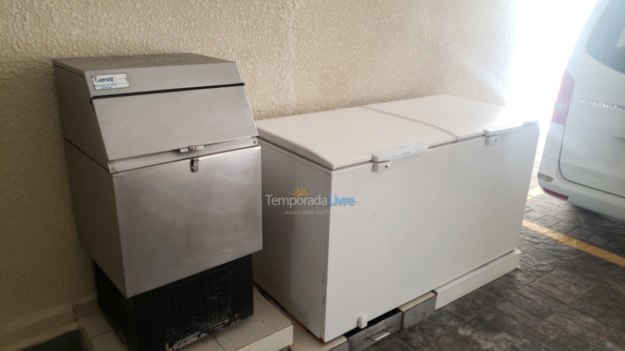 Apartamento para aluguel de temporada em Guarujá (Pitangueiras)