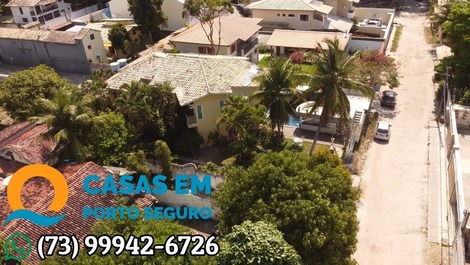 Cód.C011-Casa 5 quartos, 25 pessoas, piscina, 250m da praia de Mundaí.