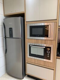 ALTO PADRAO SEGUNDA QUADRA DA PRAIA 4 MIN CAMINHANDO 43 991270697