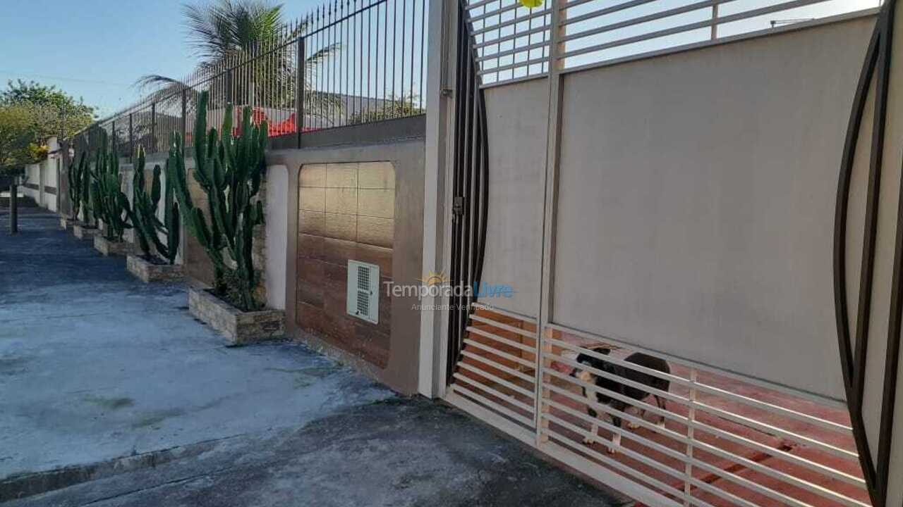 Casa para aluguel de temporada em Caraguatatuba (Porto Novo)