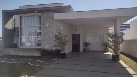 Country house in a gated community - 24-hour security