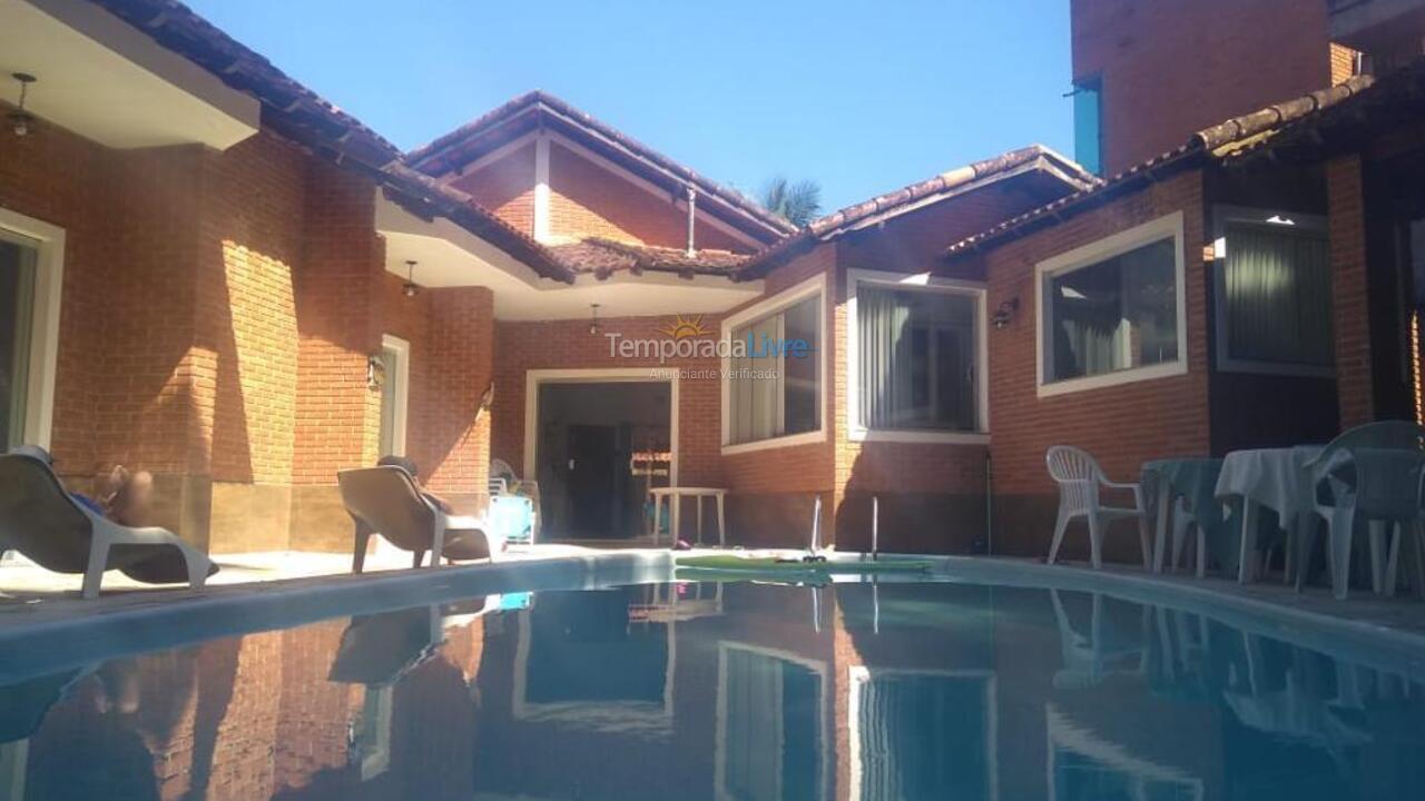 Casa para alquiler de vacaciones em Bertioga (Praia de Guaratuba)