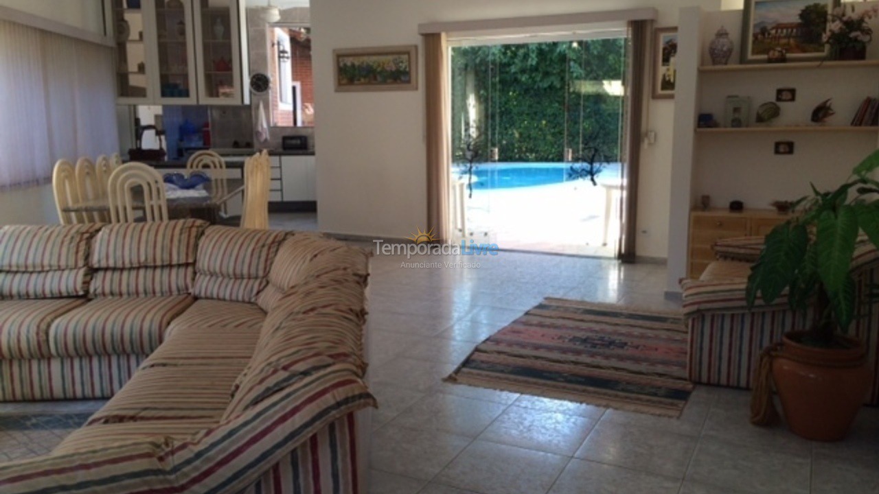 Casa para alquiler de vacaciones em Bertioga (Praia de Guaratuba)