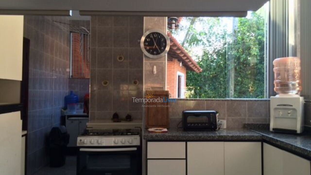 Casa para alquiler de vacaciones em Bertioga (Praia de Guaratuba)