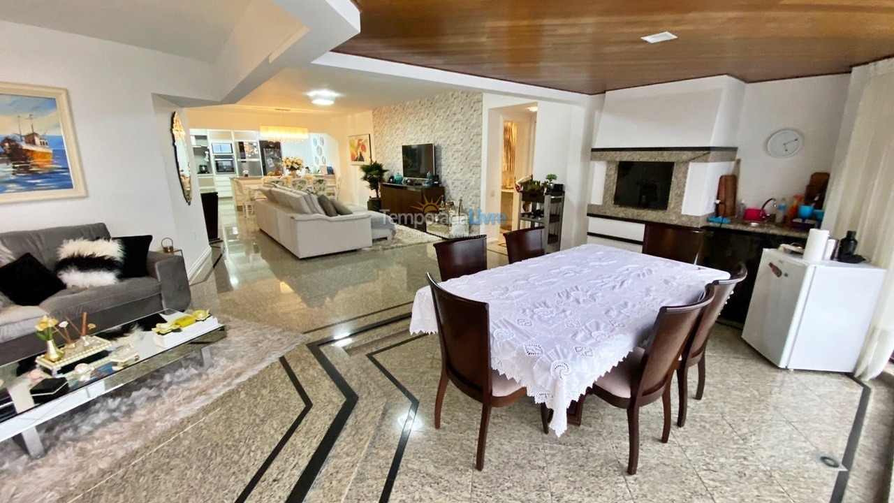 Apartamento para alquiler de vacaciones em Balneário Camboriú (Praia Central)