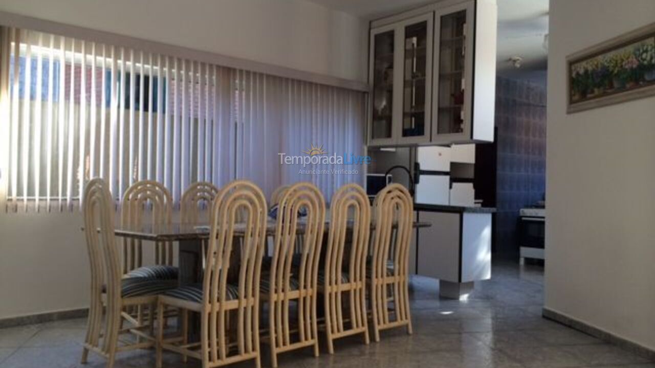 Casa para alquiler de vacaciones em Bertioga (Praia de Guaratuba)