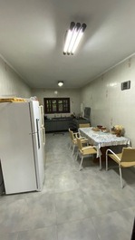 Casa com piscina na praia da Rivieira de São Lourenço